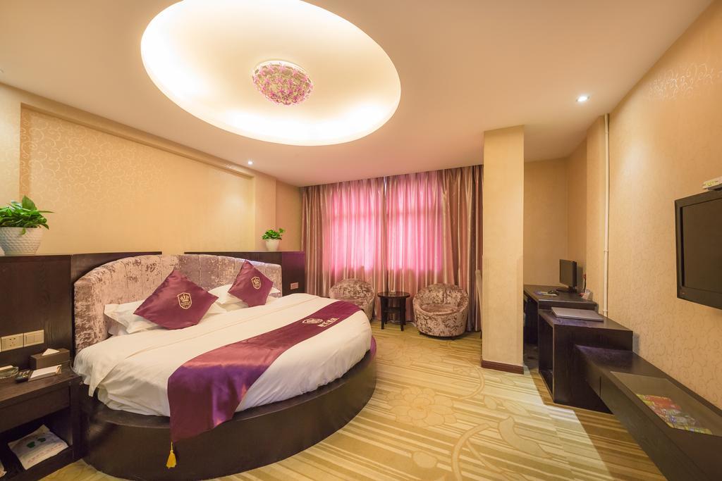 Rongle Business Hotel Іу Екстер'єр фото