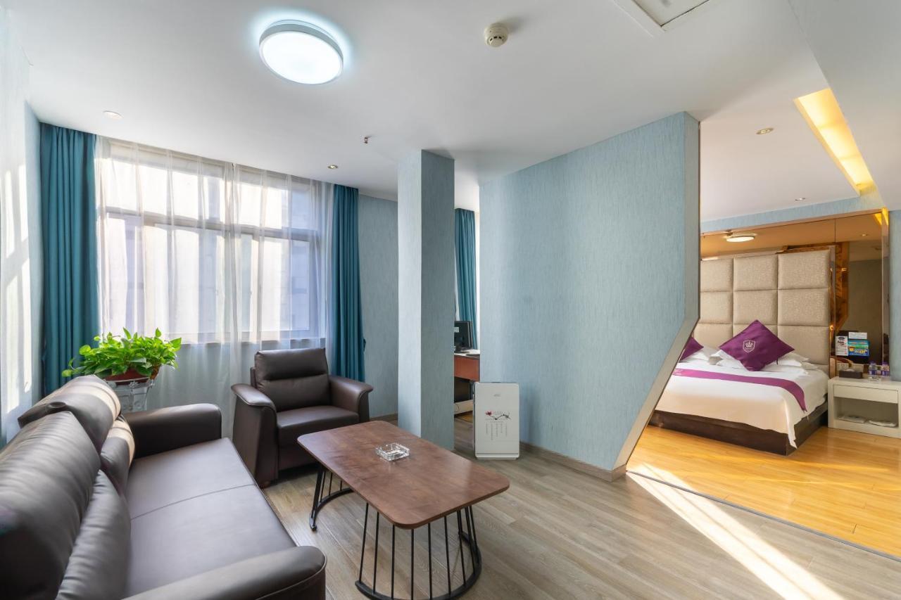 Rongle Business Hotel Іу Екстер'єр фото